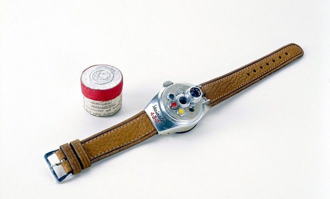 Наручний годинник з фотокамерою. 1949 рік, Німеччина. Фото: slavikap.livejournal.com