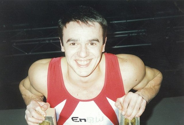 Призер Олімпійських ігор, абсолютний чемпіон Європи, чемпіон Всесвітньої універсіади Олександр Береш загинув в автокатастрофі 29 лютого 2004 року