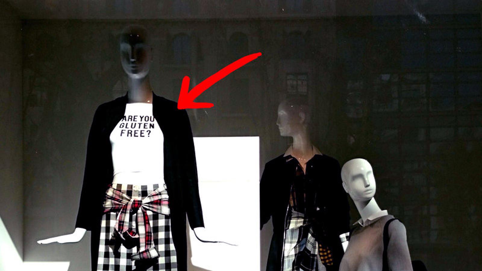 Мережі Zara довелося вибачитися за футболку з написом «Are you gluten-free?» («А ви відмовилися від глютену?») і зняти її з виробництва