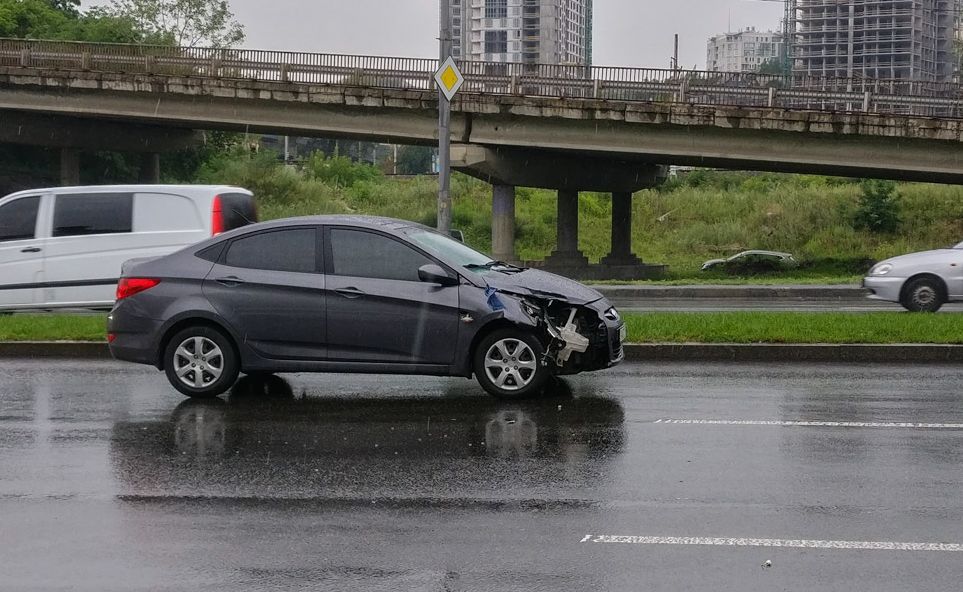 Hyundai Accent насмерть сбил женщину. Фото: kiev.informator.ua