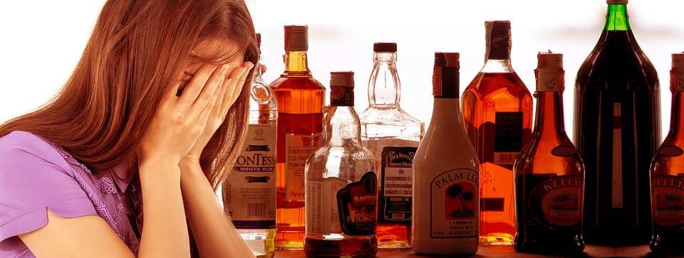 Алкоголь является депрессантом. Фото из открытых источников