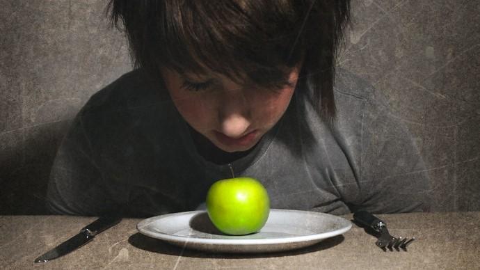 Анорексия, расстройства пищевого поведения. Фото: daniellehelm / Flickr