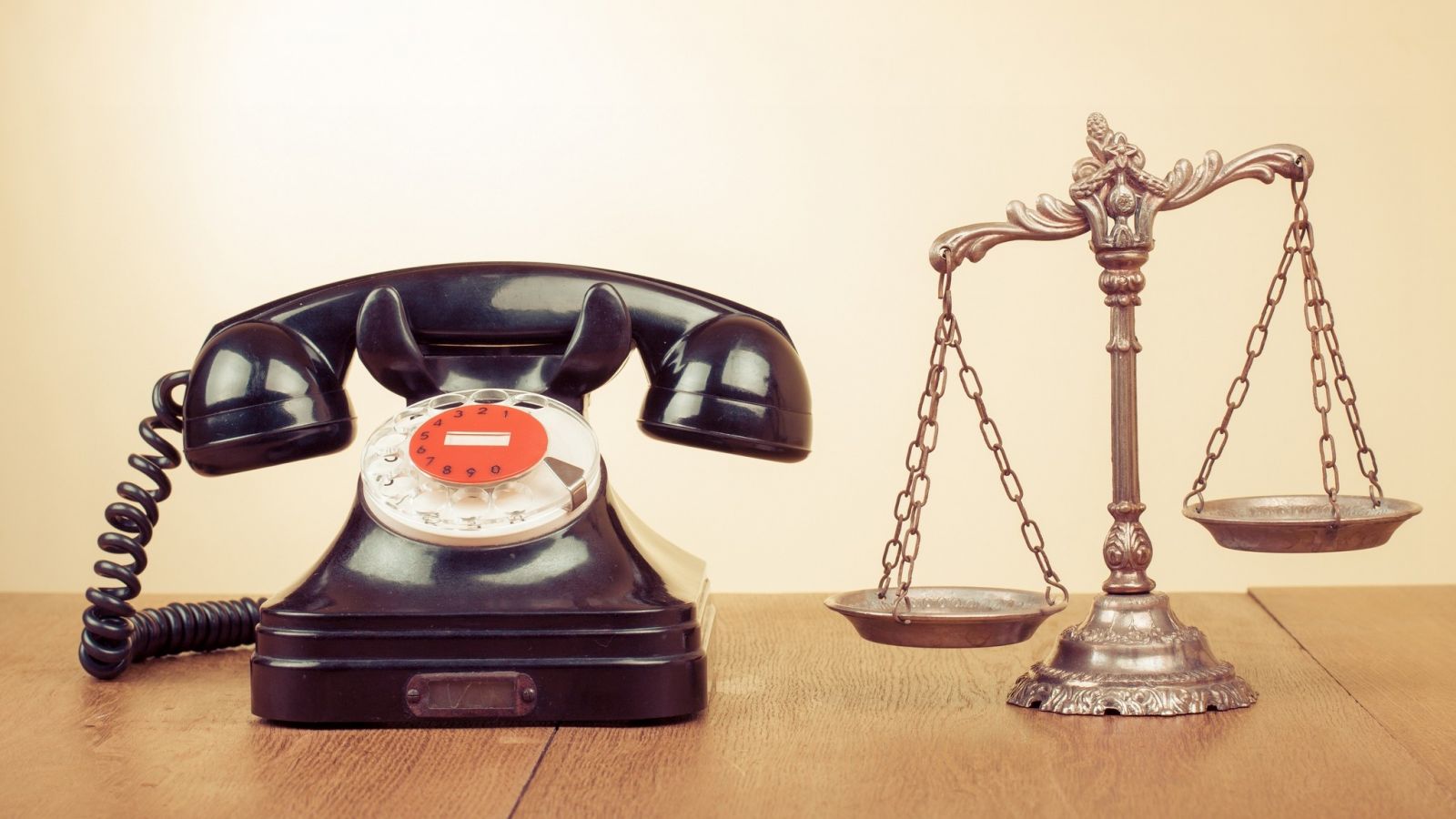 Судебная система и телефонное право