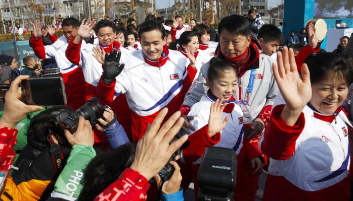 Північнокорейські спортсмени в Південній Кореї. Фото: AP