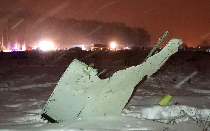 На місці падіння літака Ан-148. Фото: Інтерфакс