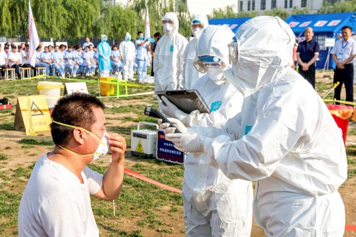Первый случай в мире: в Китае человек заразился птичьим гриппом H7N43