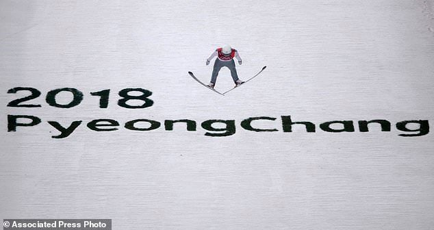 Фото: Андре Пауот из Чехии выполняет прыжок в Пхенчхане, 14 февраля