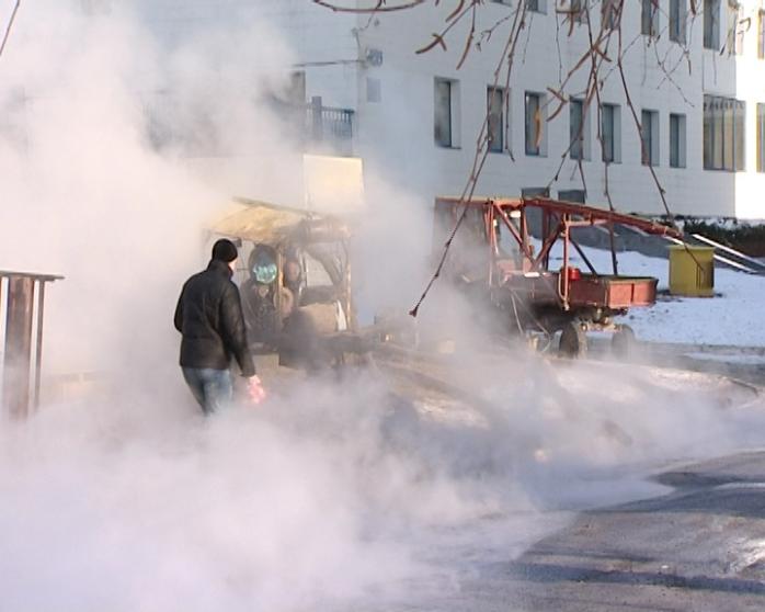 Масштабна аварія на теплотрасі Харкова: 300 будинків залишилися без тепла у 15-градусні морози (ФОТО, ВІДЕО)