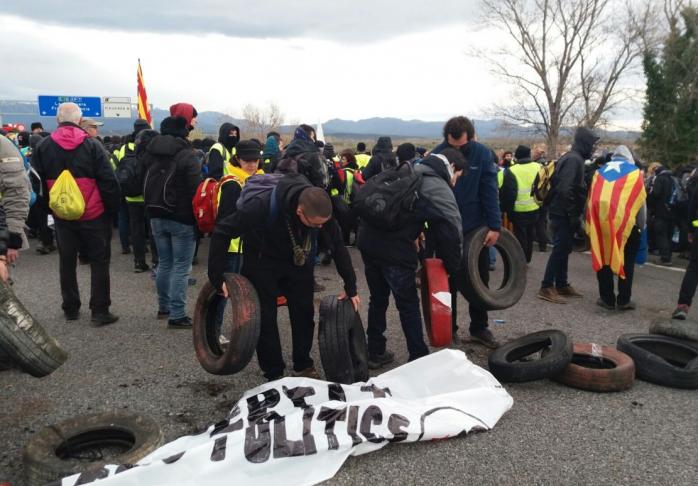 Протести в Каталонії. Фото: Twitter / @DiarideGirona