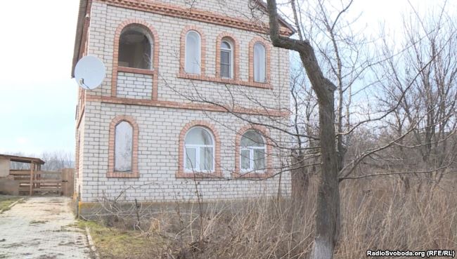 Фото: Будинок у Сторожевому, в якому жив Сергій Дубинський