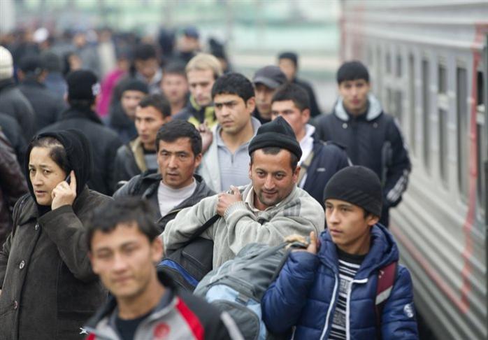 У Харкові керівник вищого навчального закладу підробляла документи для нелегальних мігрантів