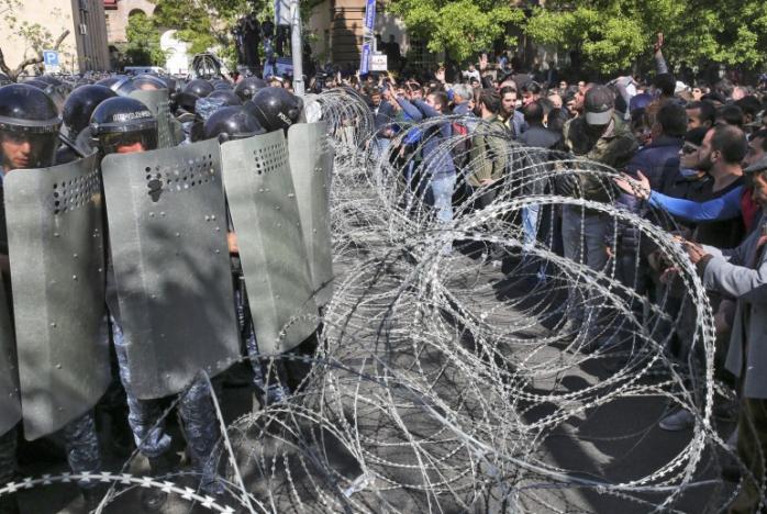 Протесты в Ереване. Фото: dsnews.ua