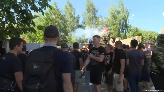 Во время пикетирования усадьбы Левочкина, фото - "Радио Свобода"