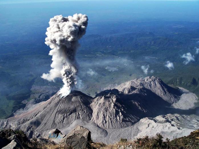 Руйнівне виверження вулкану в Гватемалі: кількість загиблих збільшилася до 109 осіб
