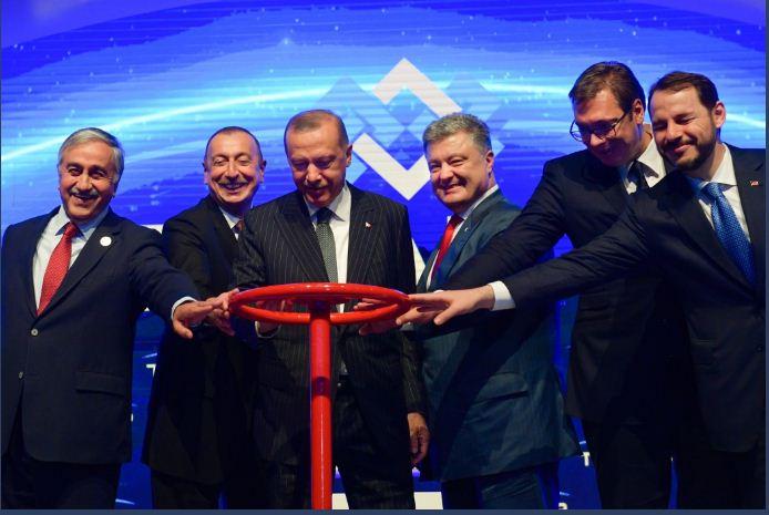 Порошенко у Стамбулі разом із лідерами Туреччини та Азербайджану, фото - прес-служба Порошенка