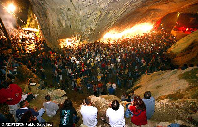 Фото: Печера в Сугаррамурді, Іспанія