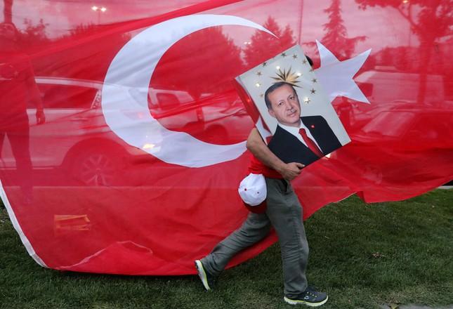 Вибори в Туреччині: чи перетвориться світська держава на авторитарний султанат імені Ердогана