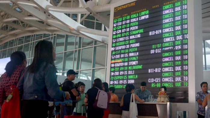 На Бали закрыли аэропорты, фото - Reuters