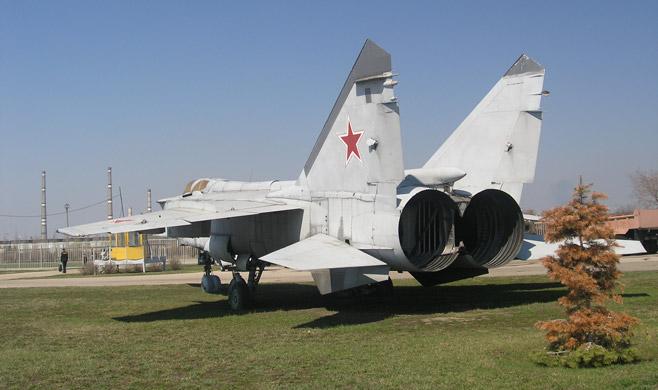 Російський літак МіГ-31 залишився без українського обладнання, фото: themoscowtimes.com