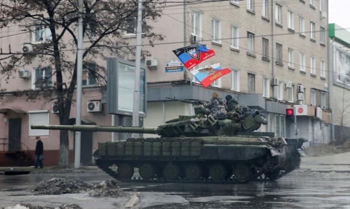 В постоянном месте хранения вооружения боевиков отсутствуют 12 танков, фото: «Политикус»