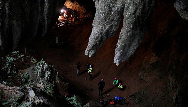 У печері Тхам-Луанґ у пастці опинилися 12 дітей, фото: РІА «Новости»