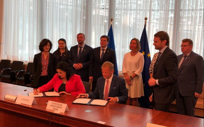 Подписание соглашения в Брюсселе. Фото: Климпуш-Цинцадзе в Facebook