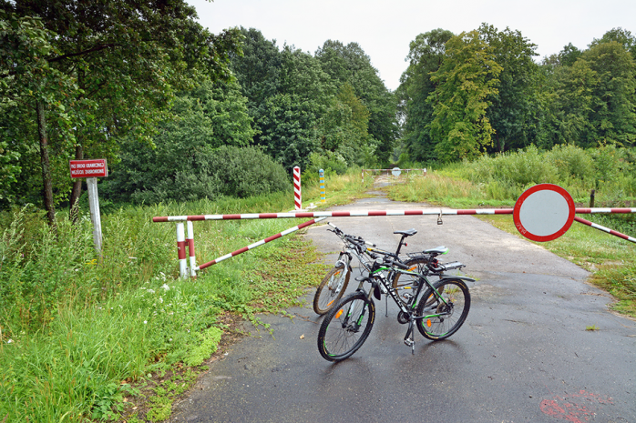 Голландские туристы путешествовали польским Прикарпатьем на велосипедах, фото: RMF42