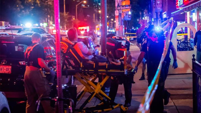 Стрельба на проспекте Дэнфорт в Торонто произошла 22 июля около 22.00 по местному времени, фото: The Globe and Mail