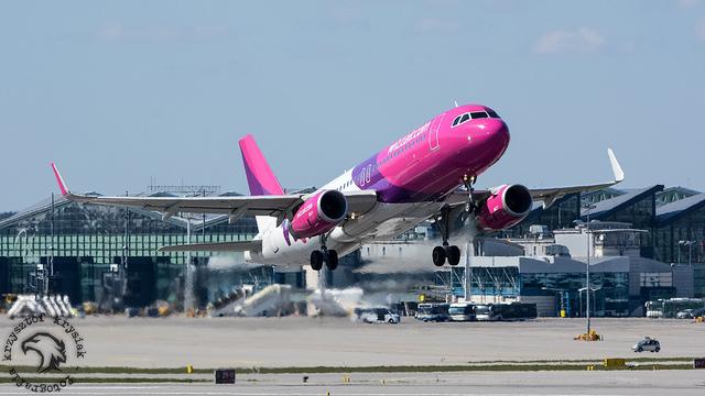Авіакомпанія Wizz Air. Фото: flickr.com