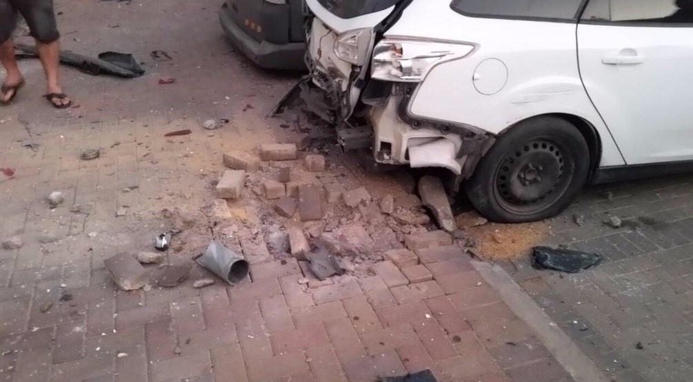 Последствия ударов по городу Сдерот. Фото: Twitter.