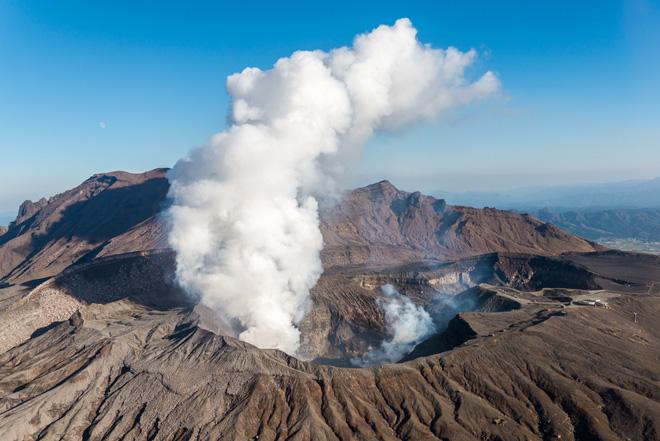 Фото: вулкан Кусацу-Сирано. Источник: "Японские репортажи"