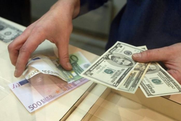 Официальный курс доллара за сутки вырос на 10 копеек, фото: «КиевВласть»