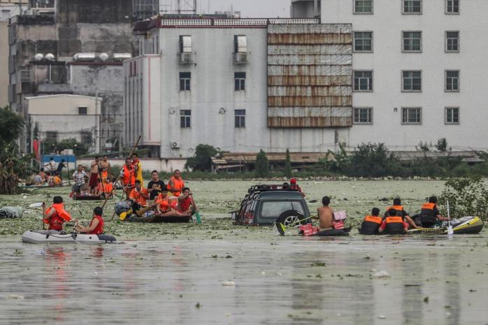 Внаслідок повеней у Китаї та Камбоджі постраждали мільйони осіб, оголошено евакуацію (ВІДЕО)