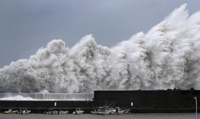 Тайфун. Фото: Twitter