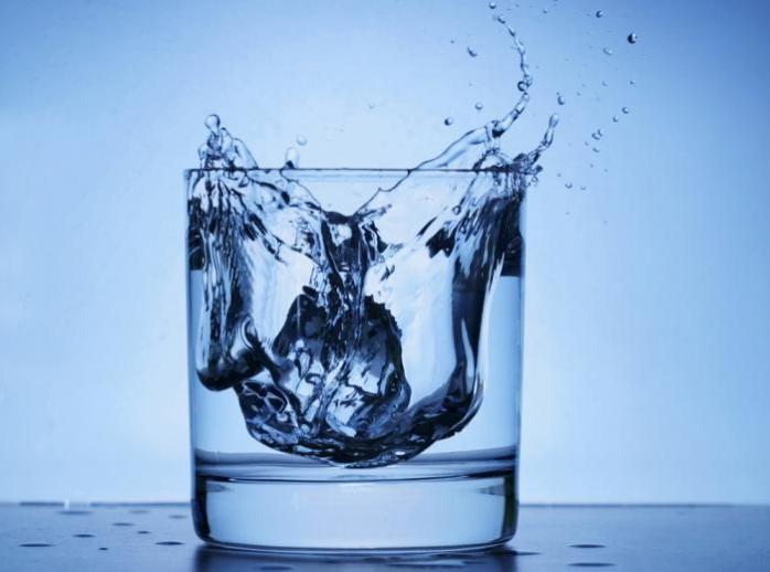 Фахівці здійснили заміри питної води в регіонах, які перебувають у зоні впливу ПрАТ «Кримський Титан», фото: «Наше слово»