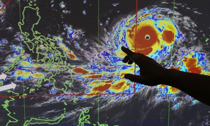 На Филиппинах хозяйничает мощный тайфун «Мангхут»: есть погибшие и пропавшие без вести (ФОТО, ВИДЕО)