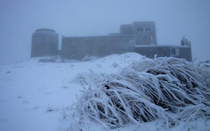 Сніг у Карпатах. Фото: Чорногірський гірський пошуково-рятувальний пост