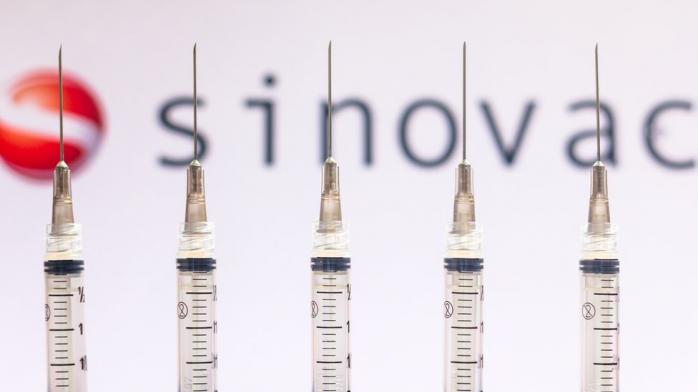 Вакцинація від коронавірусу — Кабмін підписав контракт із Sinovac Biotech, фото — DW