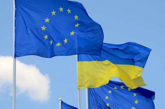 Из-за угрозы вторжения РФ Украина просит денег в ЕС. Фото: Слово и Дело