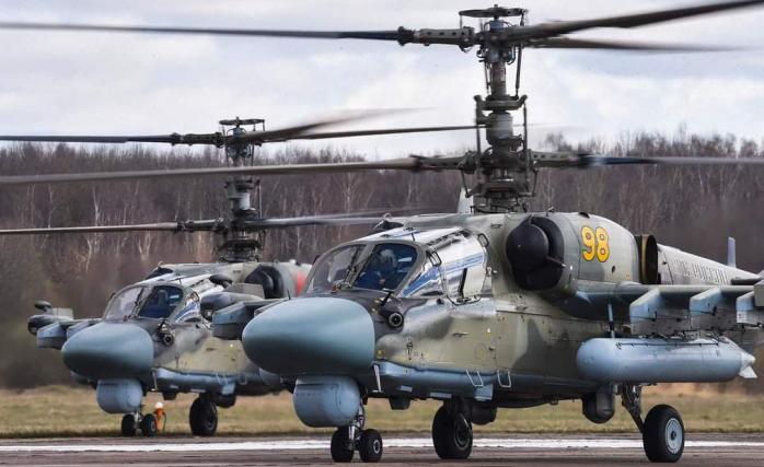 На аеродромі у Псковській області рф вибухнули два Ка-52, ще два пошкоджені