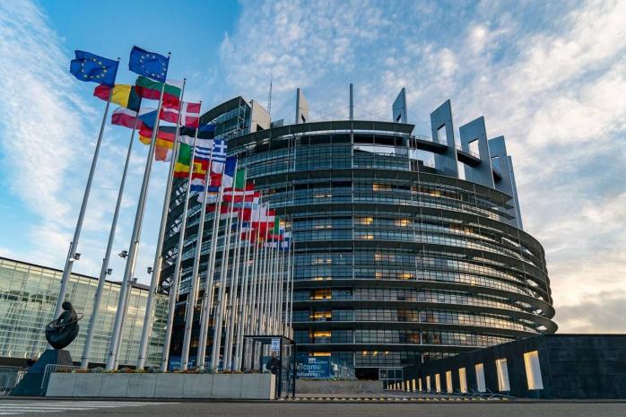 ЕС предлагает новые санкции против беларуси, равные российским - Bloomberg