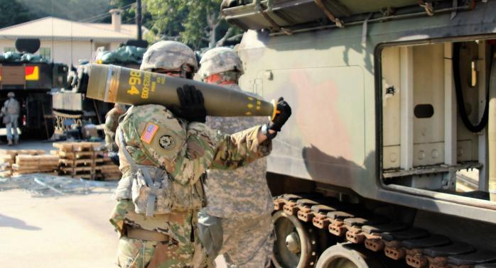 Резніков прозвітує Пентагону про використання Україною касетних боєприпасів