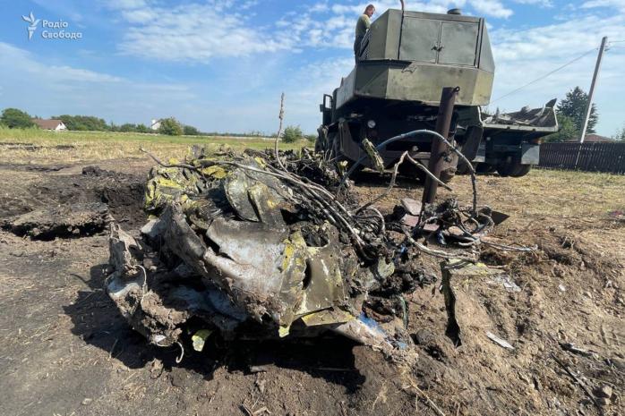 Літаки L-39 на Житомирщині після зіткнення впали у городи
