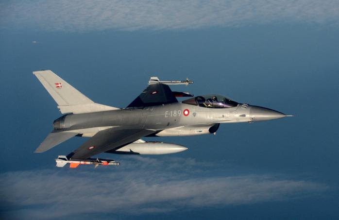 Данія та Бельгія оголосили терміни передачі Україні перших F-16