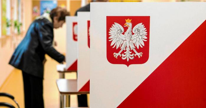 Парламентські вибори та референдум проходять у Польщі. Фото: 