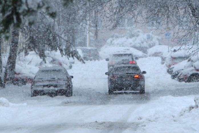 В Україні прогнозують сильні снігопади до 50 см та ожеледицю