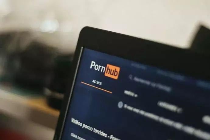 Українська податкова оштрафувала PornHub