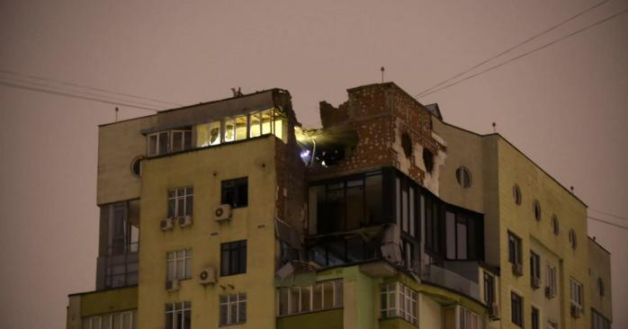 Последствия нового удара по Киеву. Фото: «Укринформ»