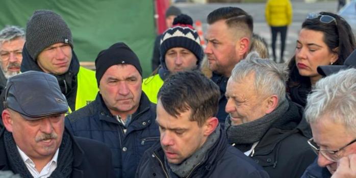 Польское правительство договорилось с фермерами по блокированию границы, фото: Михал Колодзейчак