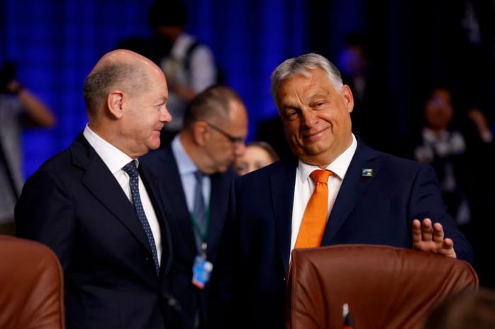  Венгерский подонок и дальше шантажирует Европу за кремлевские деньги